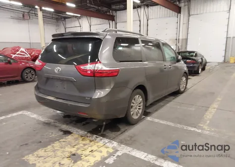 2017 Toyota Sienna Xle 8 Passenger из США, поврежденный, VIN 5TDYZ3DC4HS853900